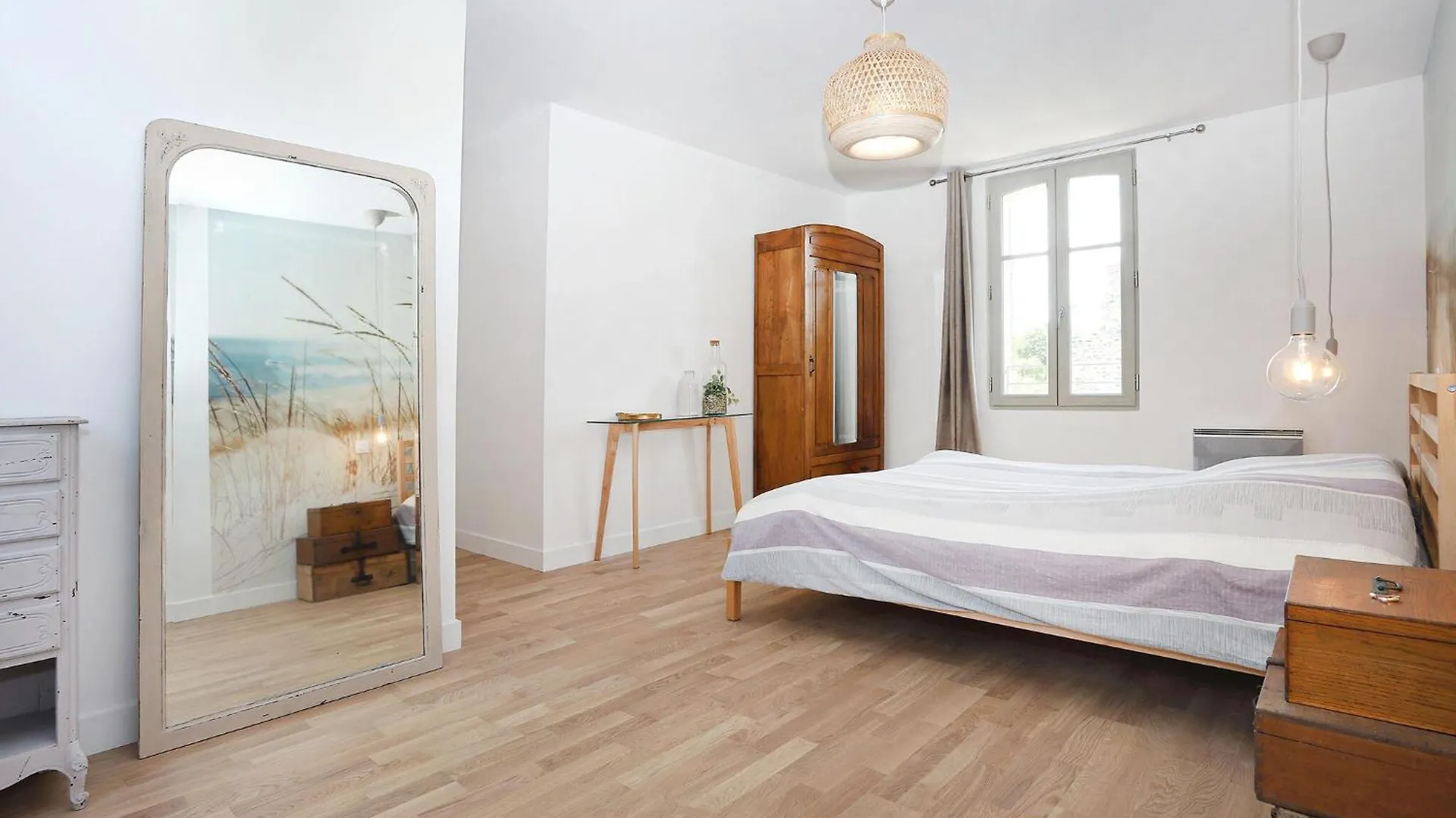 Holiday home Amazing Home In Le Minihic-Sur-Rance With Wifi France
